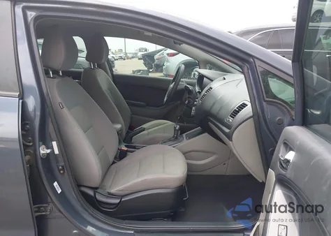 2016 Kia Forte Lx z USA, uszkodzony, nr VIN KNAFX4A69G5592959